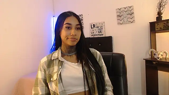 lyam ebony  online show from 02-11-26, 07:52