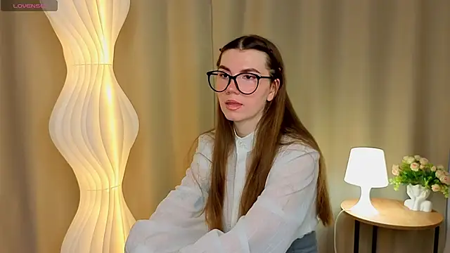 Snapshot of MelitaMoote chatting on 11-27-25, 06:26 MelitaMoote online show from 11-27-25, 06:26