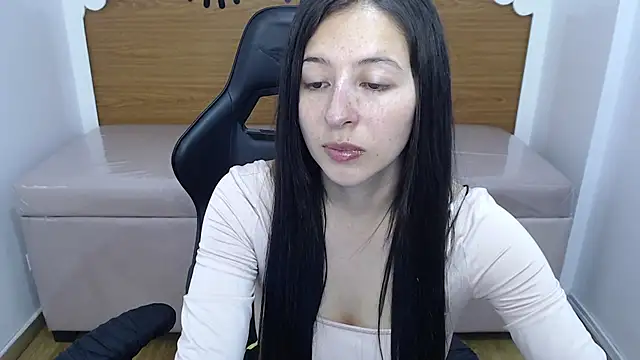 Snapshot of scarlett_percy_t chatting on 11-17-25, 07:52 scarlett percy t online show from 11-17-25, 07:52