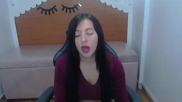 Snapshot of scarlett_percy_t chatting on 12-13-25, 07:53 scarlett percy t online show from 12-13-25, 07:53