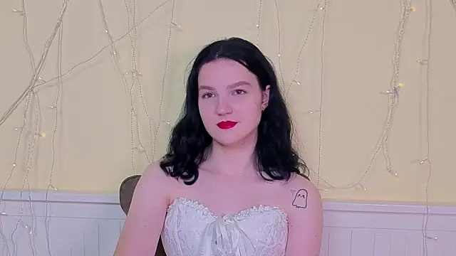 LatinaHuguenin online show from 11-16-25, 07:25