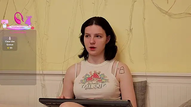 LatinaHuguenin online show from 12-02-25, 07:03