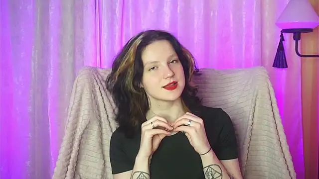 LatinaHuguenin online show from 03-12-26, 07:09