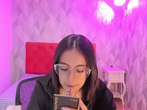 IsabellaRousset online show from 12-04-25, 06:01