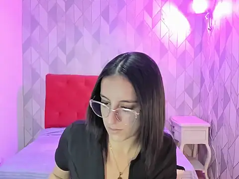 IsabellaRousset online show from 12-15-25, 06:12