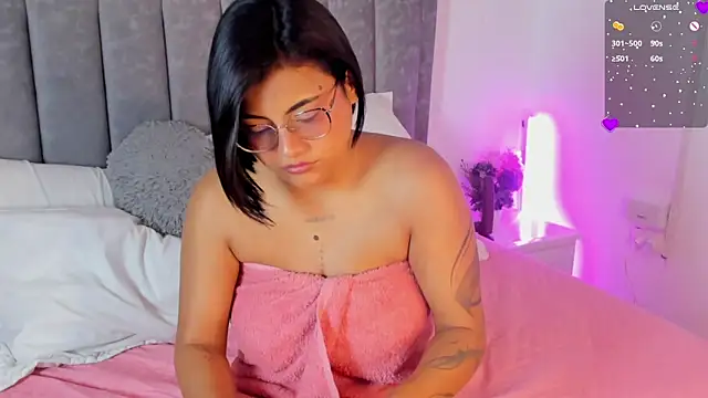 Veronica3   online show from 11-21-25, 09:08