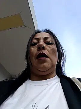 Snapshot of misshot_02 chatting on 11-10-25, 08:08 misshot 02 online show from 11-10-25, 08:08