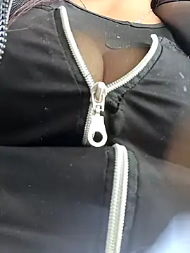 Snapshot of misshot_02 chatting on 12-04-25, 06:05 misshot 02 online show from 12-04-25, 06:05