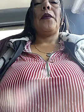 Snapshot of misshot_02 chatting on 12-05-25, 05:42 misshot 02 online show from 12-05-25, 05:42