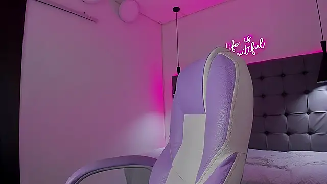 Snapshot of Liams18 chatting on 11-28-25, 03:42 Liams18 online show from 11-28-25, 03:42