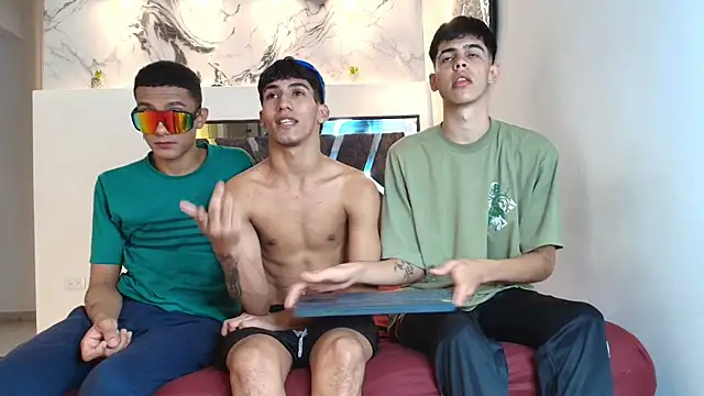 Snapshot of IMPERIO_ROMANO chatting on 11-07-25, 07:36 IMPERIO ROMANO online show from 11-07-25, 07:36