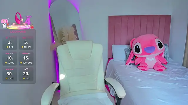 Snapshot of Janettcruz chatting on 12-19-25, 07:21 Janettcruz online show from 12-19-25, 07:21