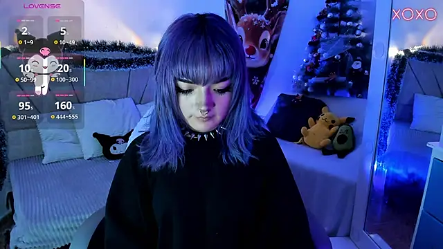 Snapshot of ravencollen chatting on 12-15-25, 07:40 ravencollen online show from 12-15-25, 07:40