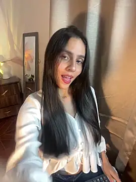 Snapshot of alisaa_jhons1 chatting on 04-22-26, 02:14 alisaa jhons1 online show from 04-22-26, 02:14
