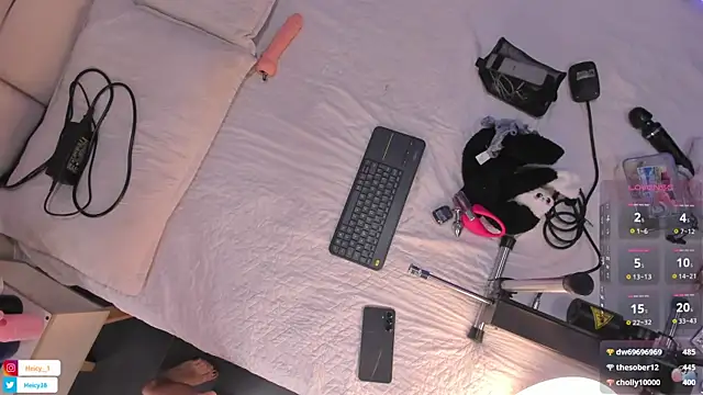 Snapshot of Heicy--01 chatting on 11-20-25, 08:08 Heicy--01 online show from 11-20-25, 08:08