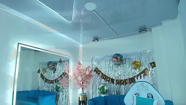 Snapshot of Alondra_gomexxx chatting on 12-21-25, 04:08 Alondra gomexxx online show from 12-21-25, 04:08