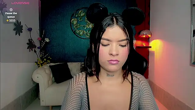 Snapshot of Scandarkmarie chatting on 11-10-25, 11:26 Scandarkmarie online show from 11-10-25, 11:26