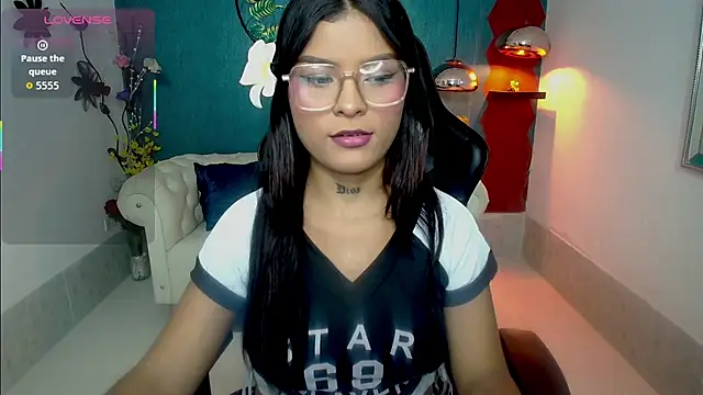 Snapshot of Scandarkmarie chatting on 11-18-25, 11:26 Scandarkmarie online show from 11-18-25, 11:26