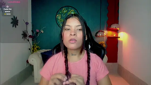 Snapshot of Scandarkmarie chatting on 12-13-25, 11:32 Scandarkmarie online show from 12-13-25, 11:32