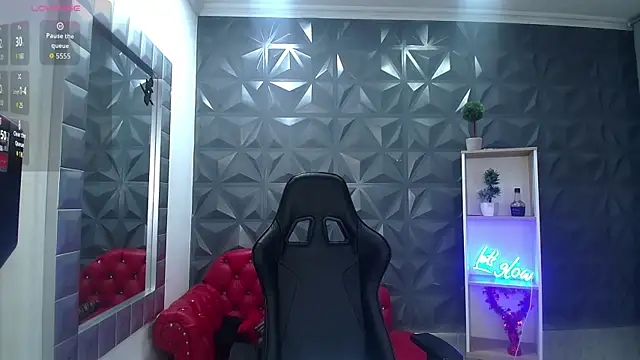 Snapshot of Scandarkmarie chatting on 12-20-25, 06:37 Scandarkmarie online show from 12-20-25, 06:37