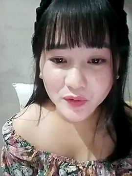 Snapshot of Anngela_18 chatting on 11-19-25, 02:00 Anngela 18 online show from 11-19-25, 02:00