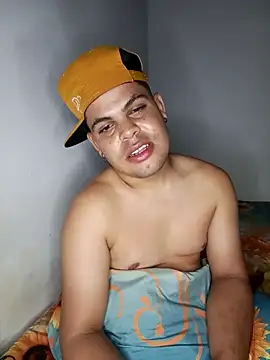 Snapshot of Carlitos24_A chatting on 11-10-25, 11:48 Carlitos24 A online show from 11-10-25, 11:48