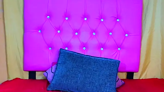 Snapshot of Prettybrowngirl chatting on 11-20-25, 10:53 Prettybrowngirl online show from 11-20-25, 10:53