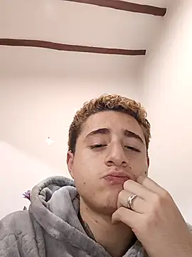 Snapshot of minervaystiven chatting on 11-13-25, 05:17 minervaystiven online show from 11-13-25, 05:17