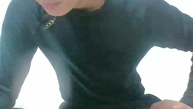 Snapshot of hiroto11058 chatting on 01-06-26, 07:45 hiroto11058 online show from 01-06-26, 07:45