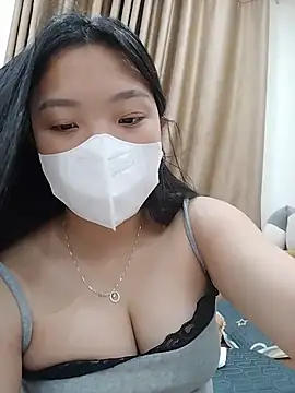 Snapshot of linh-xinh18 chatting on 07-13-26, 01:47 linh-xinh18 online show from 07-13-26, 01:47