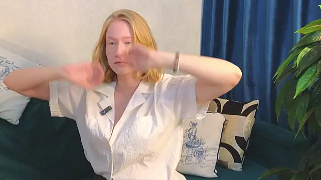 ElzaHart online show from 11-15-25, 06:59