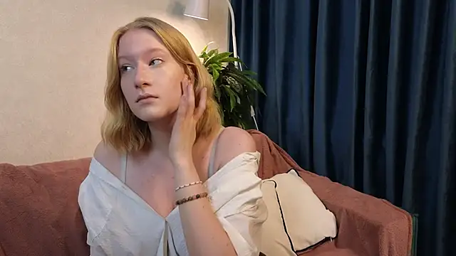 ElzaHart online show from 11-29-25, 05:05