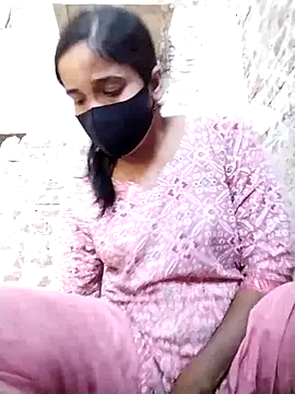 Snapshot of Fast_lady chatting on 12-15-25, 03:55 Fast lady online show from 12-15-25, 03:55