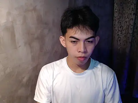 Snapshot of Urhotsilverboy chatting on 01-11-26, 02:33 Urhotsilverboy online show from 01-11-26, 02:33