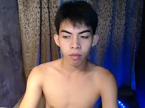 Snapshot of Urhotsilverboy chatting on 01-19-26, 01:26 Urhotsilverboy online show from 01-19-26, 01:26