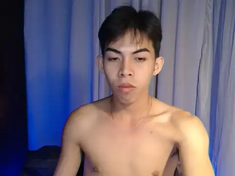 Snapshot of Urhotsilverboy chatting on 03-04-26, 02:01 Urhotsilverboy online show from 03-04-26, 02:01