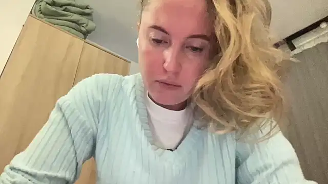 Snapshot of Ameli8 chatting on 12-19-25, 06:59 Ameli8 online show from 12-19-25, 06:59