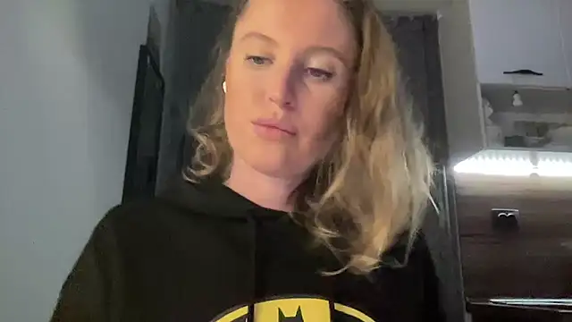 Snapshot of Ameli8 chatting on 03-06-26, 08:05 Ameli8 online show from 03-06-26, 08:05