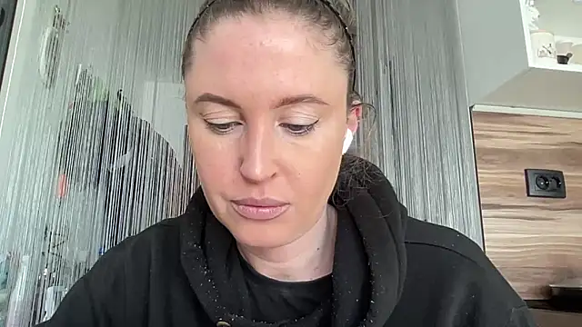 Snapshot of Ameli8 chatting on 03-12-26, 11:16 Ameli8 online show from 03-12-26, 11:16