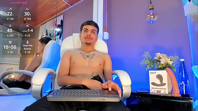 Snapshot of NicolasRey1 chatting on 11-26-25, 05:19 NicolasRey1 online show from 11-26-25, 05:19