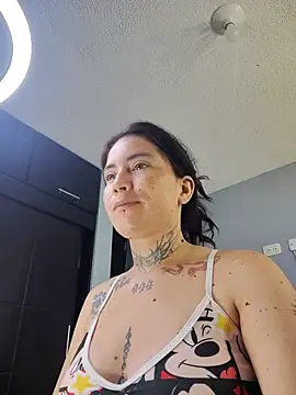 Snapshot of mr_arte chatting on 11-06-25, 11:00 mr arte online show from 11-06-25, 11:00