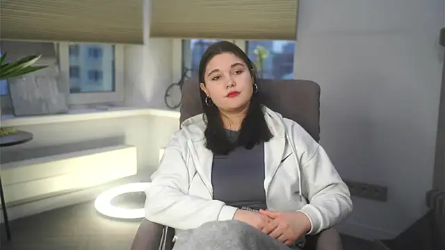 Snapshot of MonetBrinkman chatting on 11-12-25, 11:43 MonetBrinkman online show from 11-12-25, 11:43