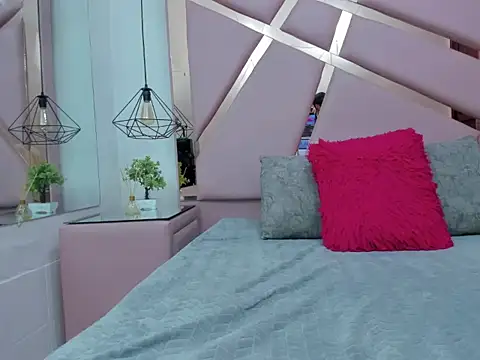 IvonJanice online show from 11-20-25, 01:22