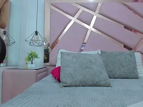 IvonJanice online show from 11-26-25, 01:12