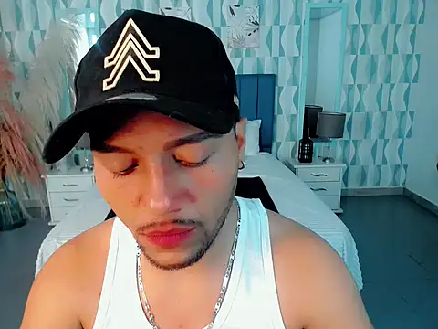 sebastian cruz  online show from 11-09-25, 08:07