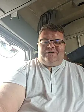 Snapshot of Grase44 chatting on 11-07-25, 01:00 Grase44 online show from 11-07-25, 01:00