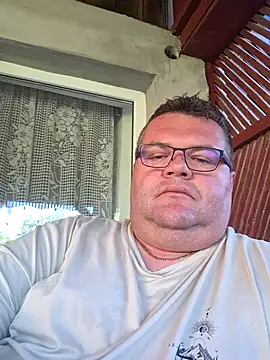 Snapshot of Grase44 chatting on 06-19-26, 04:39 Grase44 online show from 06-19-26, 04:39