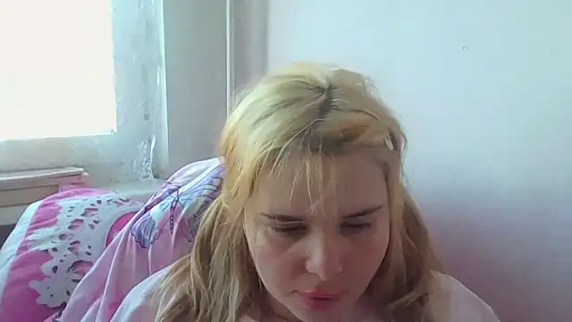 Snapshot of HornyElena chatting on 01-19-26, 01:59 HornyElena online show from 01-19-26, 01:59