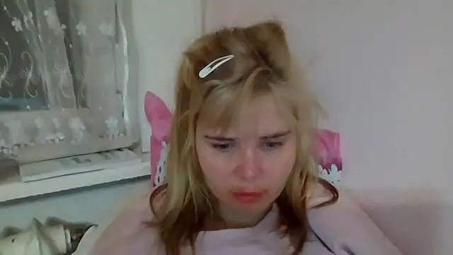 Snapshot of HornyElena chatting on 02-06-26, 05:49 HornyElena online show from 02-06-26, 05:49