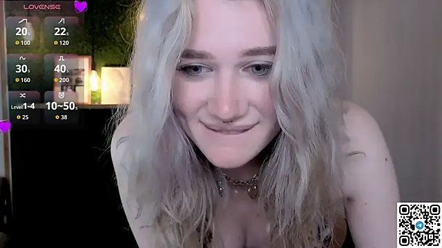 Snapshot of eshleeygreen chatting on 07-06-26, 12:13 eshleeygreen online show from 07-06-26, 12:13